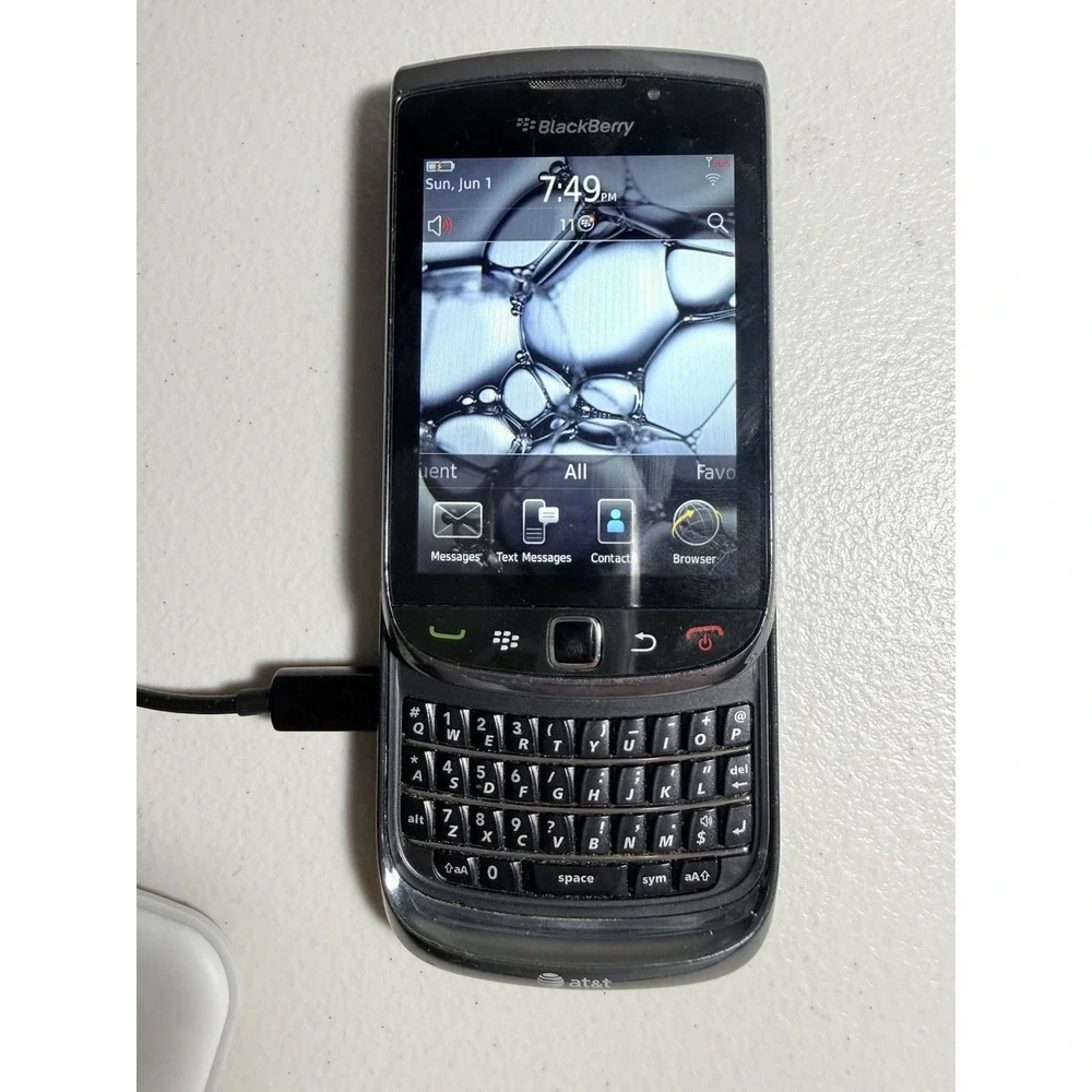 BlackBerry 9800 Torch AT&T Slider Smartphone 3G – Powers On SIM Card No SD Card